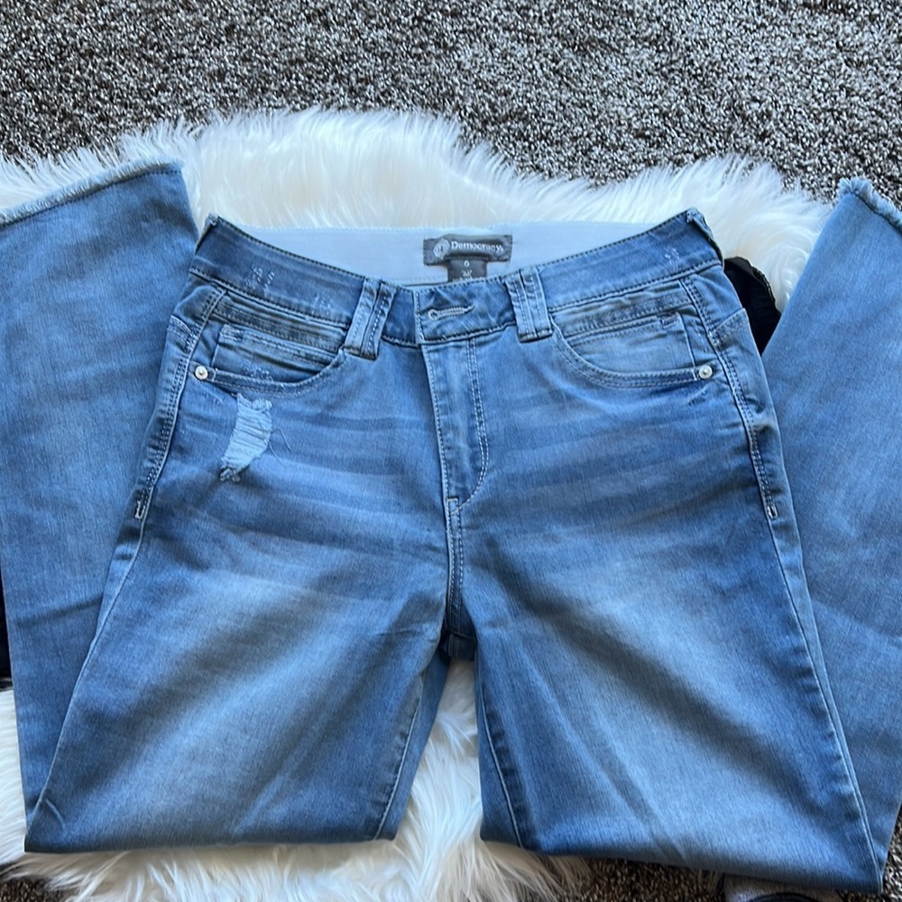 Democracy luxe touch Ab technology high waist crop ankle jeans, size 6